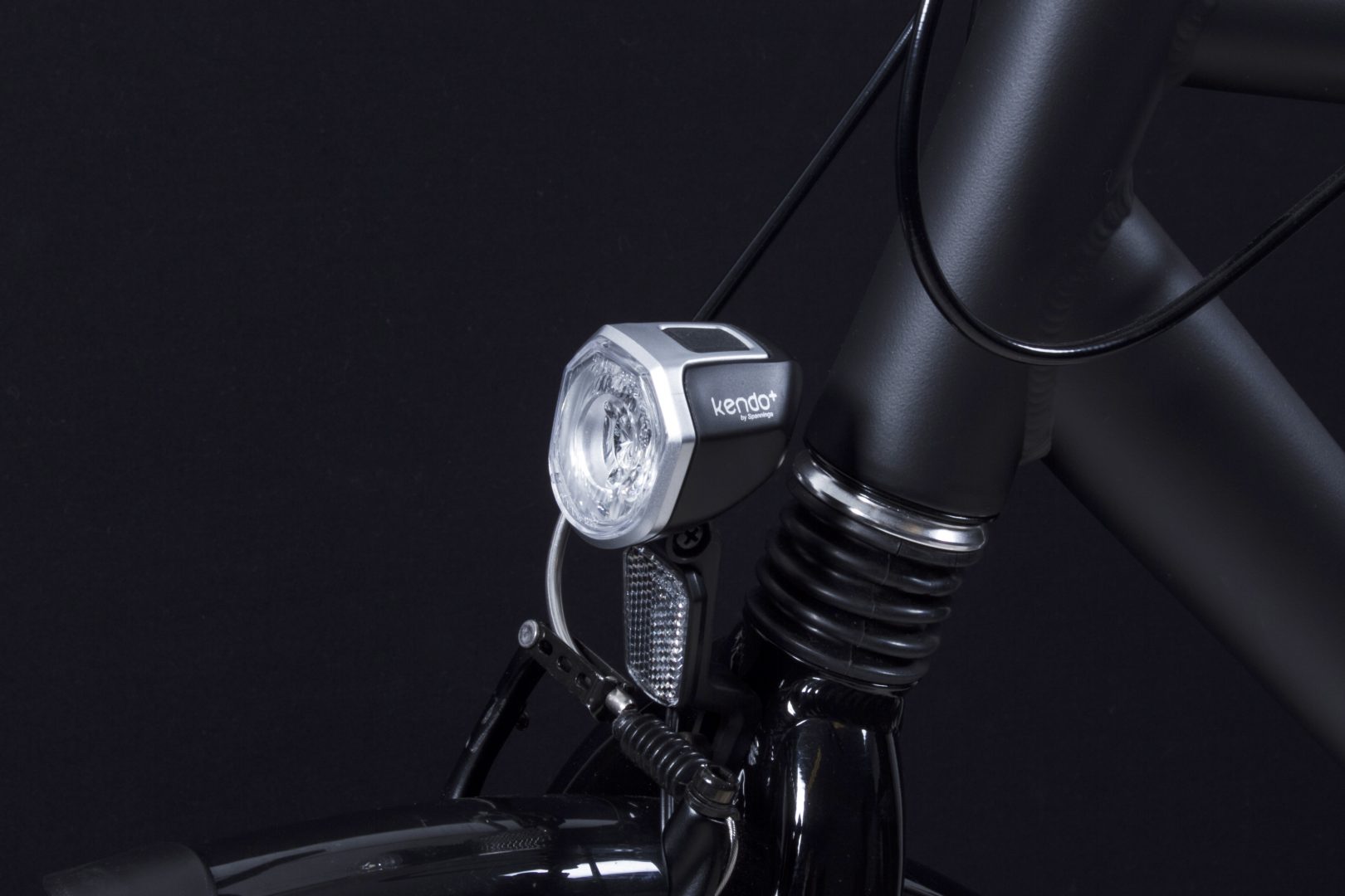 Kendo+ headlamp on front fork with Rw 11 reflector