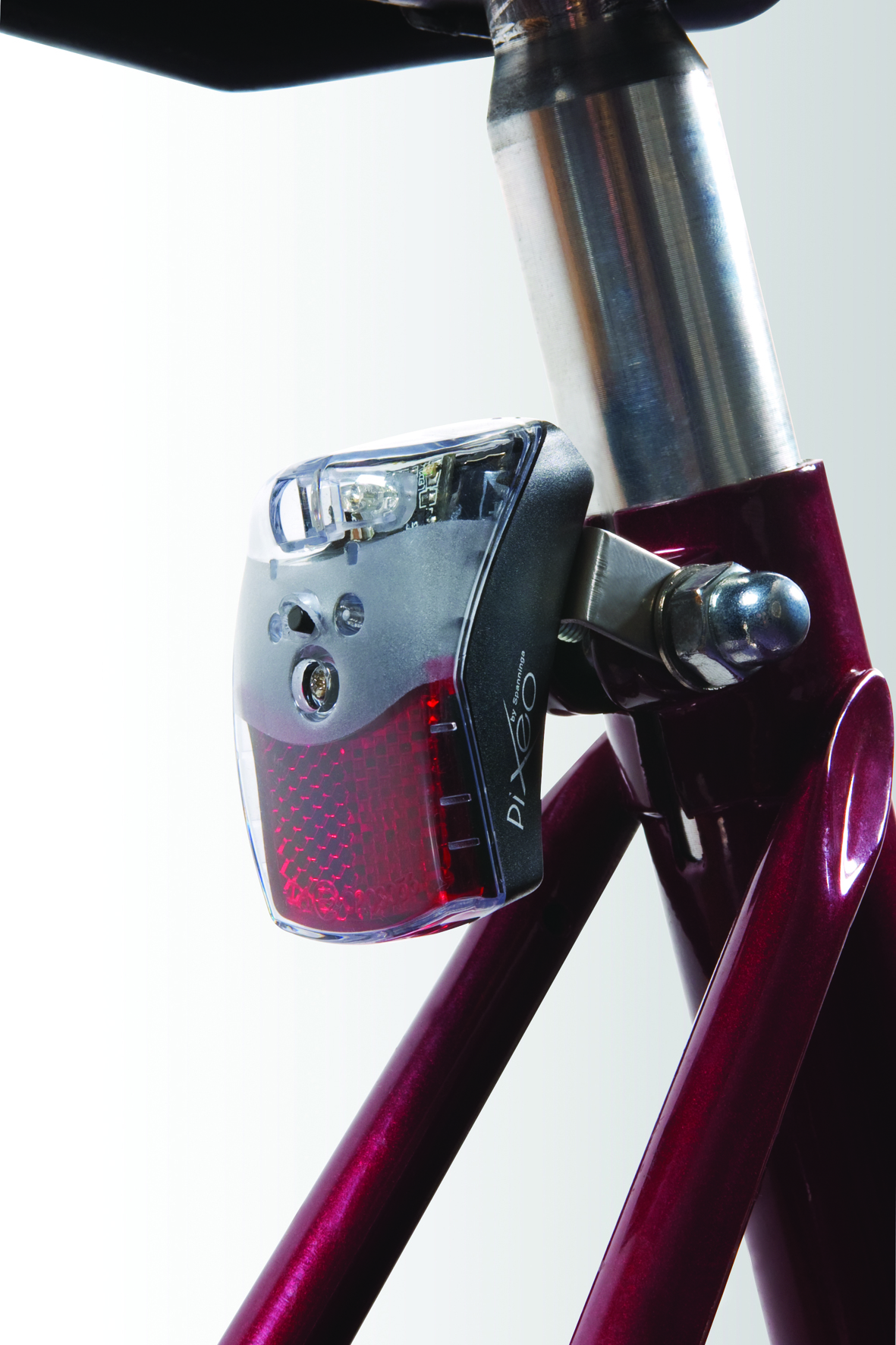Pixeo rearlight on seat post with Br 02 bracket