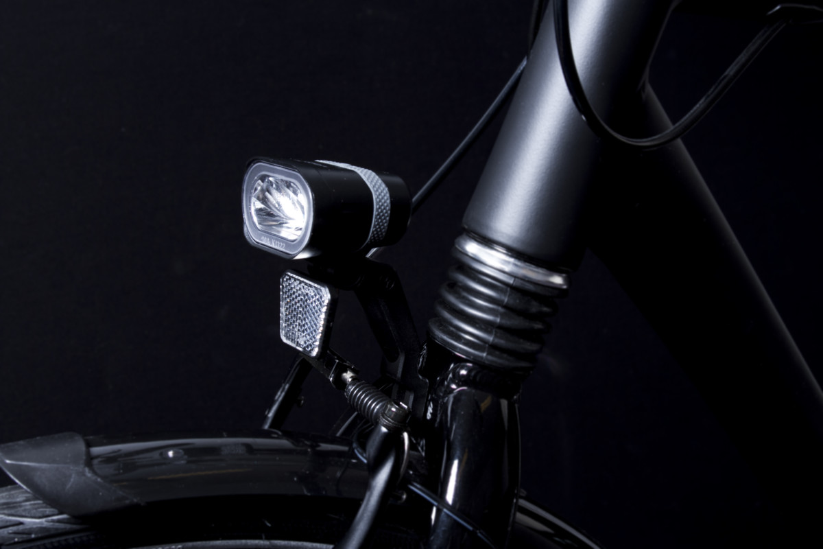 Axendo 40 headlamp on front fork with Bh 251 bracket