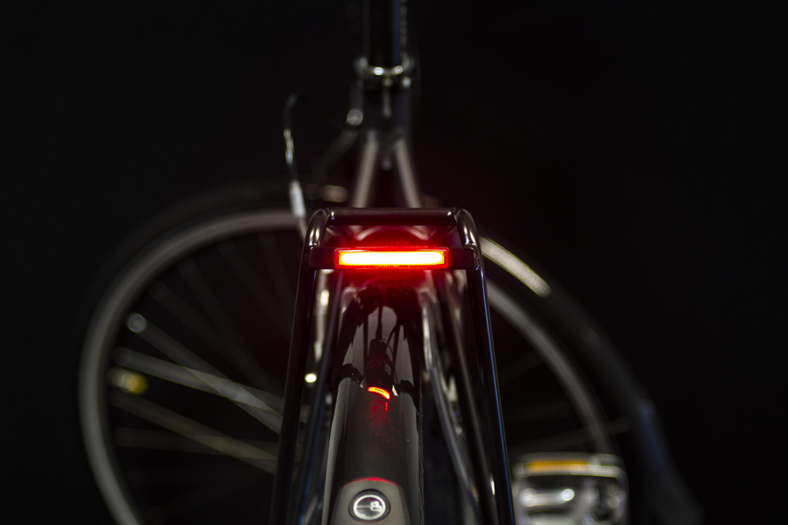 Pimento rearlight for e-bike on carrier with light on