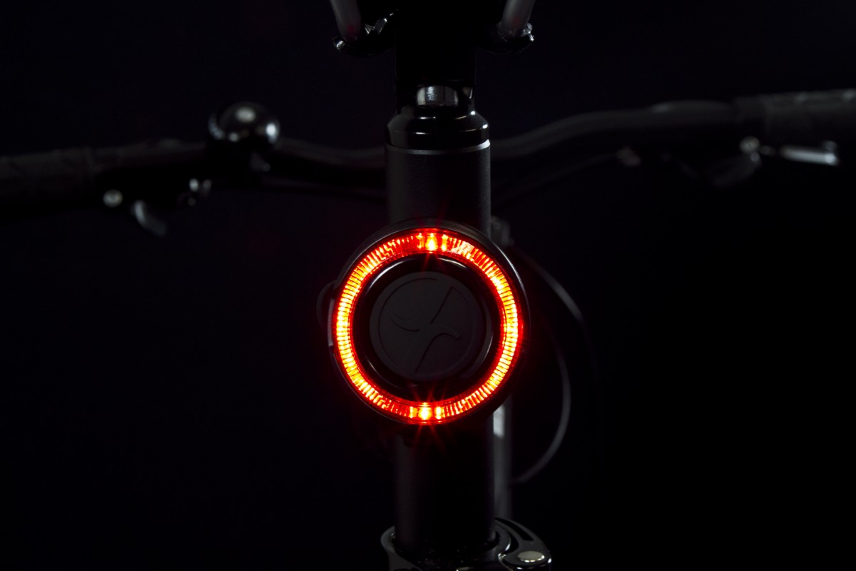 O rearlight on seat post close up