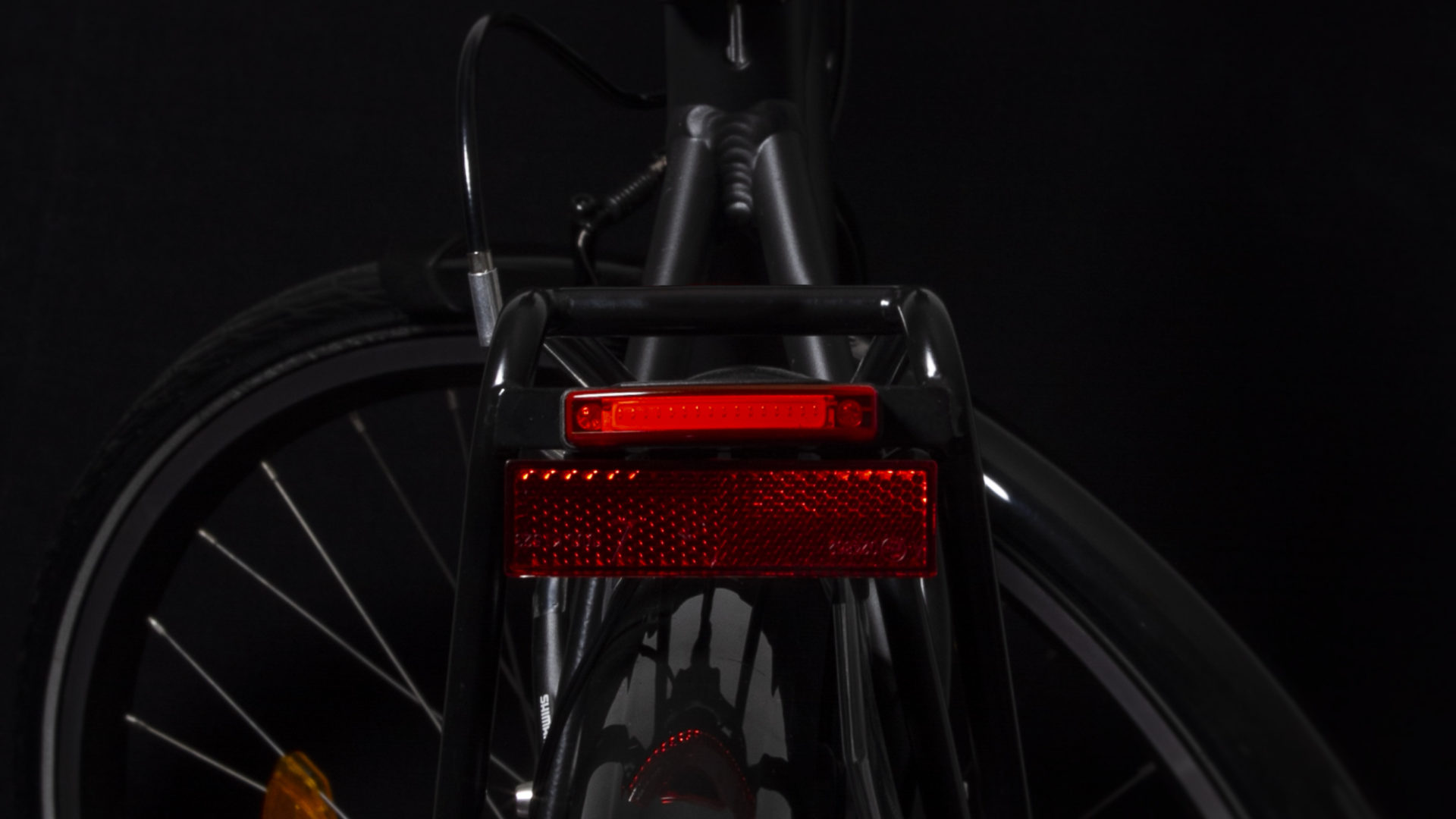 Pimento Speed rearlight with Rr 02 rear reflector on carrier (light off)